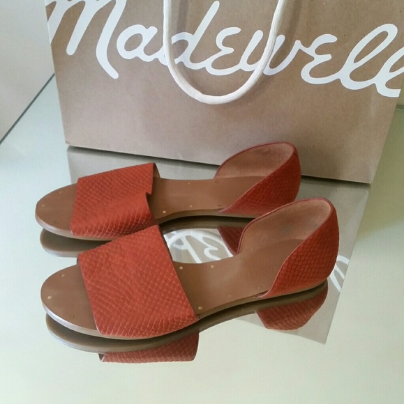 Madewell Thea Sandal in embossed leather. - Picture 1 of 5